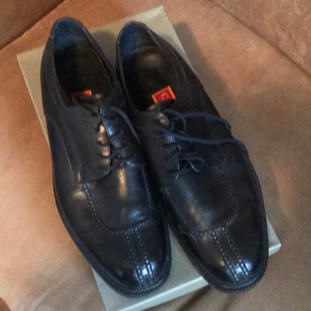 Men cole haan split toe dress shoe. 10 1/2.